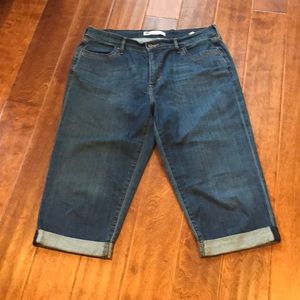 🔴 Levi’s Jeans Capri sz 14